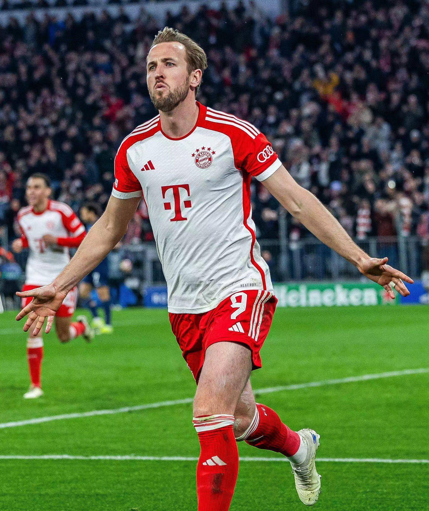  凯恩迎来三赛季高光表现，RNG球迷沸腾！